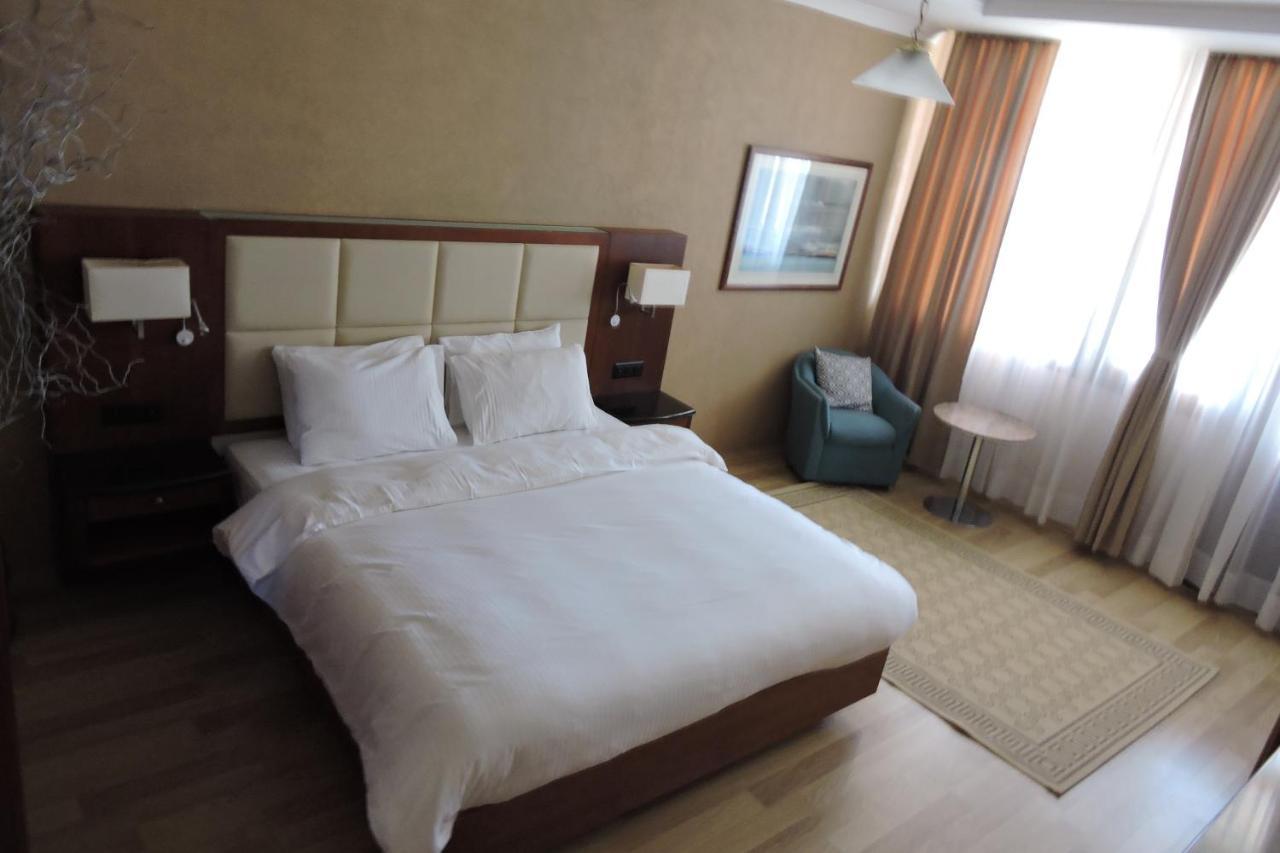 Lakeview Hotel And Resort Otesevo Екстер'єр фото